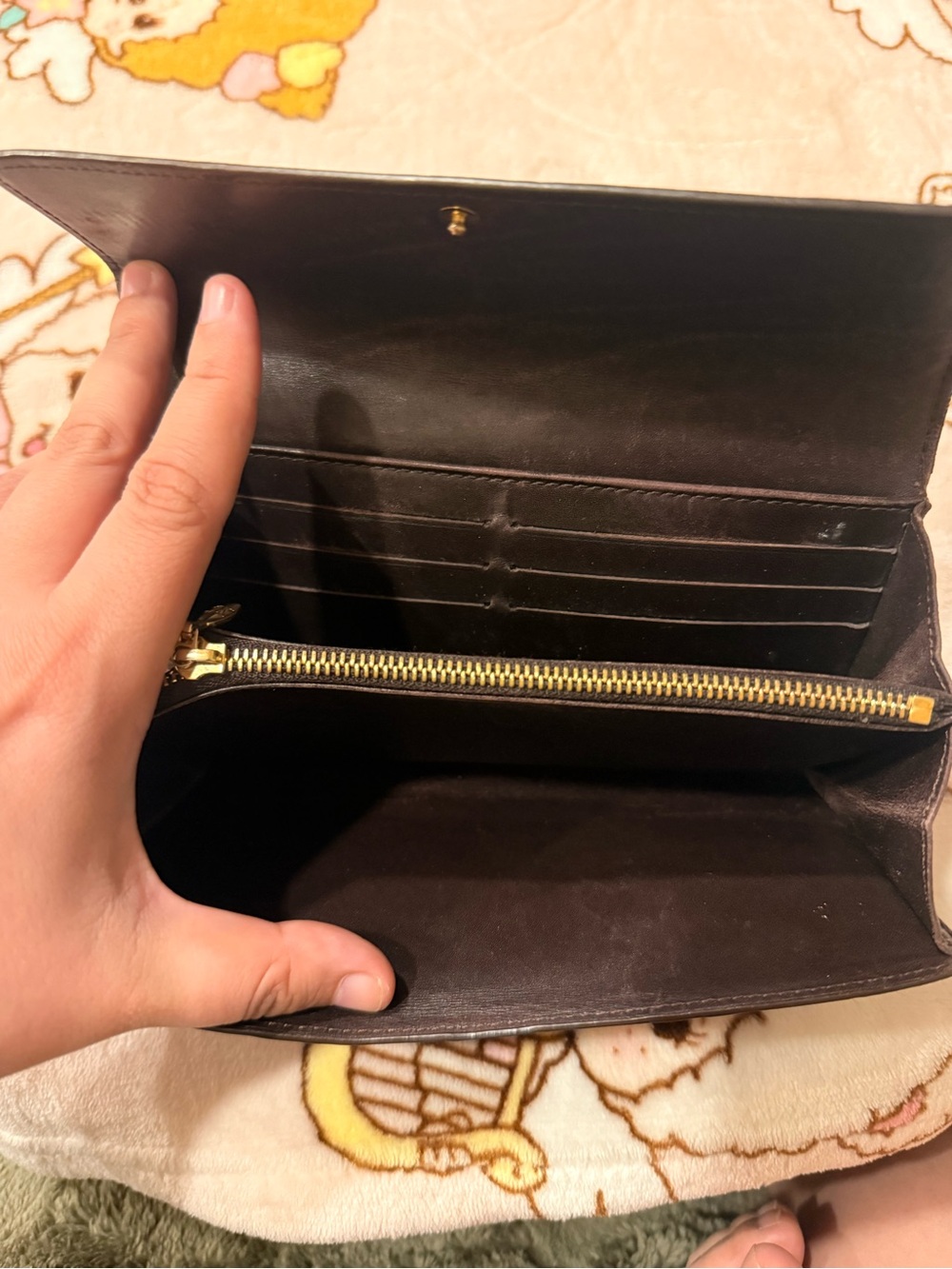 Louis Vuitton Vernis Patent Long Wallet in Deep Bordeaux - Picture 4 of 5